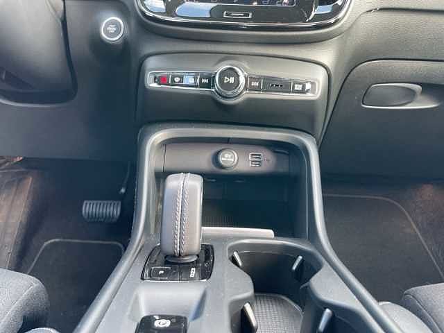 Volvo  Momentum Pro D3 19''LM AHK BLIS IntelliSafe Frontscheibenhz