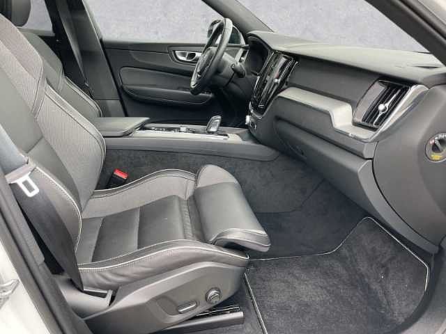 Volvo  R Design B4 AWD 21''LM Pano DAB Harman Memory Nappaleder